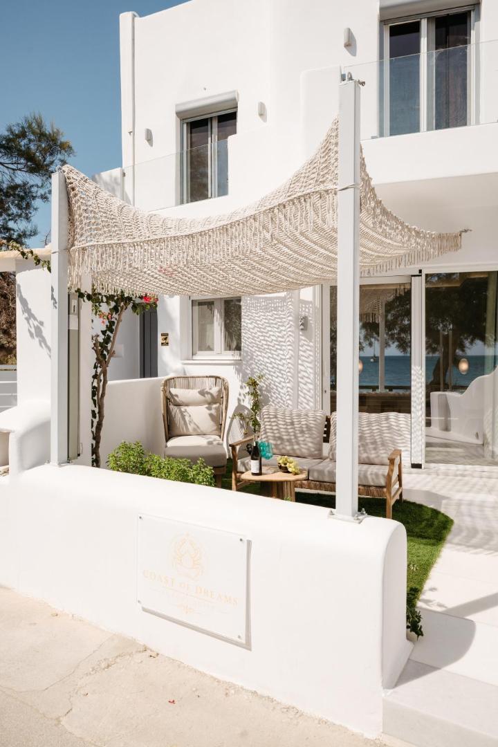Coast of Dreams exterior with gazebo